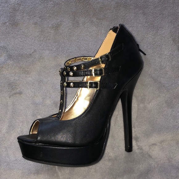 Heels - Picture 2 of 3